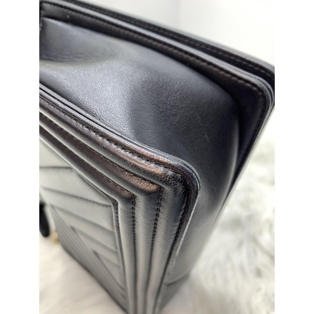 Chanel Black Medium Le Boy Bag Chevron - Picture 8 of 12